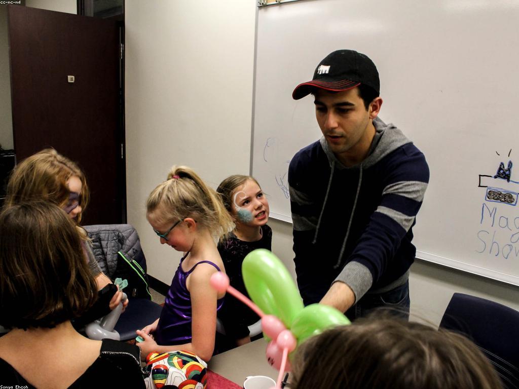 ជំនួយសង្គម: ការយកចិត្តទុកដាក់ និងការចូលរួមសង្គម